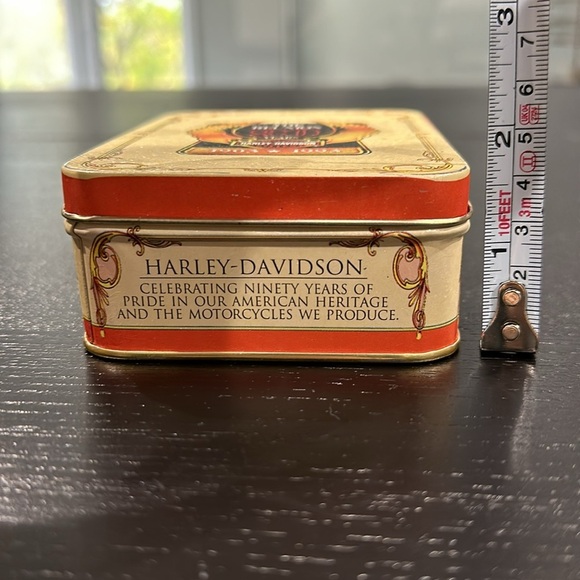 Harley-Davidson Vintage 90th Anniversary Tin - Picture 5 of 7